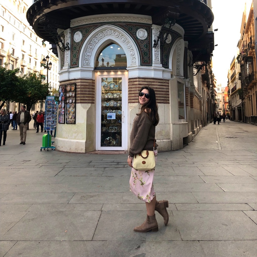 Meet your Posher, Isabel